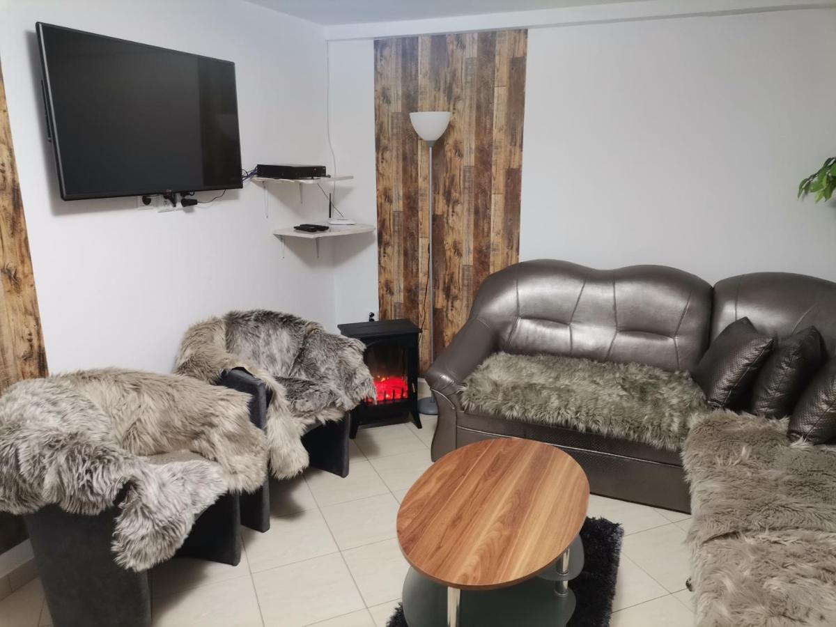 Apartman Ustie Трстена Екстер'єр фото