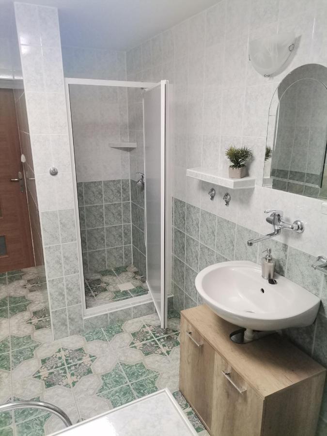 Apartman Ustie Трстена Екстер'єр фото