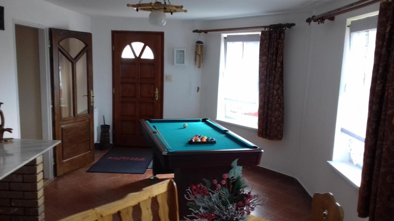 Apartman Ustie Трстена Екстер'єр фото